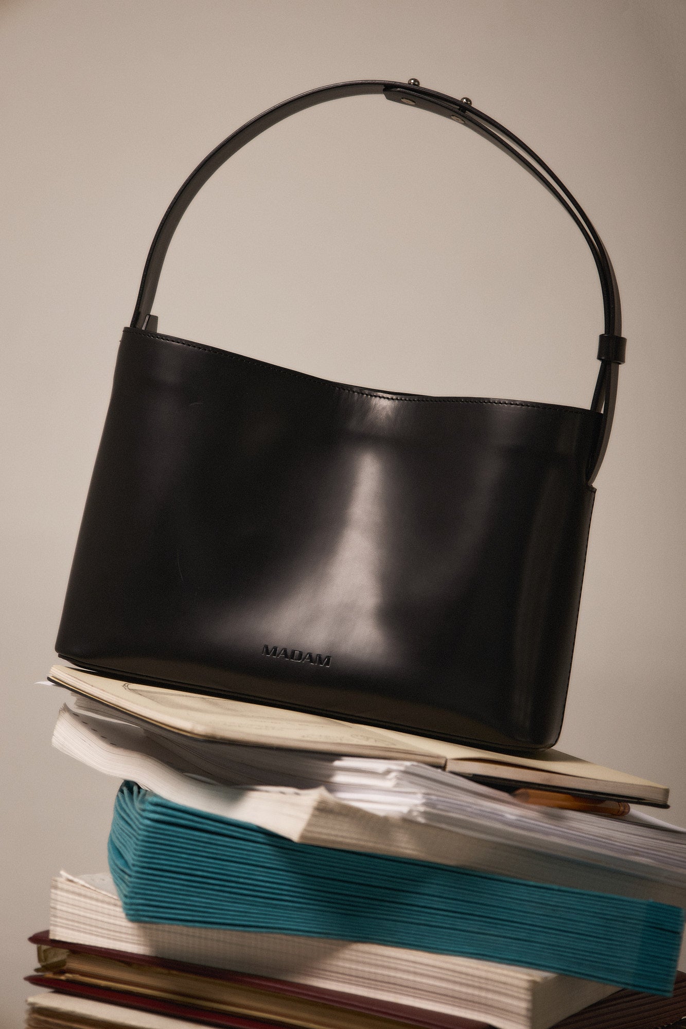 Madam Eloa Black Matte